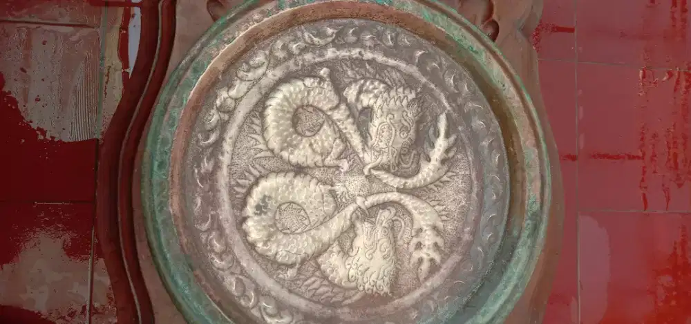 Hiasan dinding  tua 3