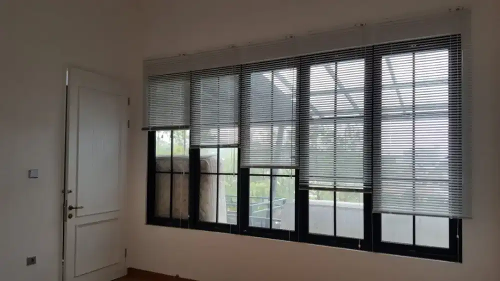 Venetian blind/kini blind/krey alumunium/tirai kantor/gorden modern