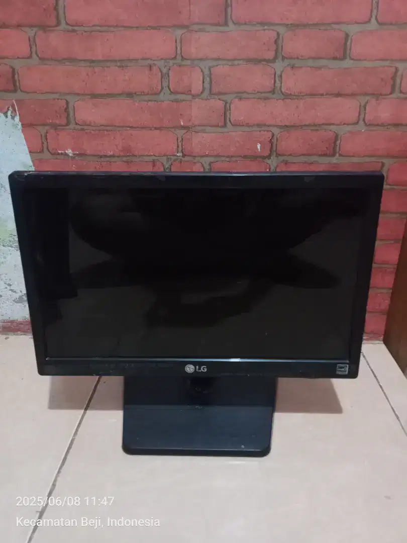 Monitor komputer LG dan AOC