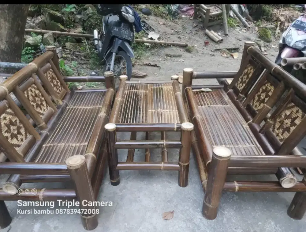 Kursi  bambu   anyaman