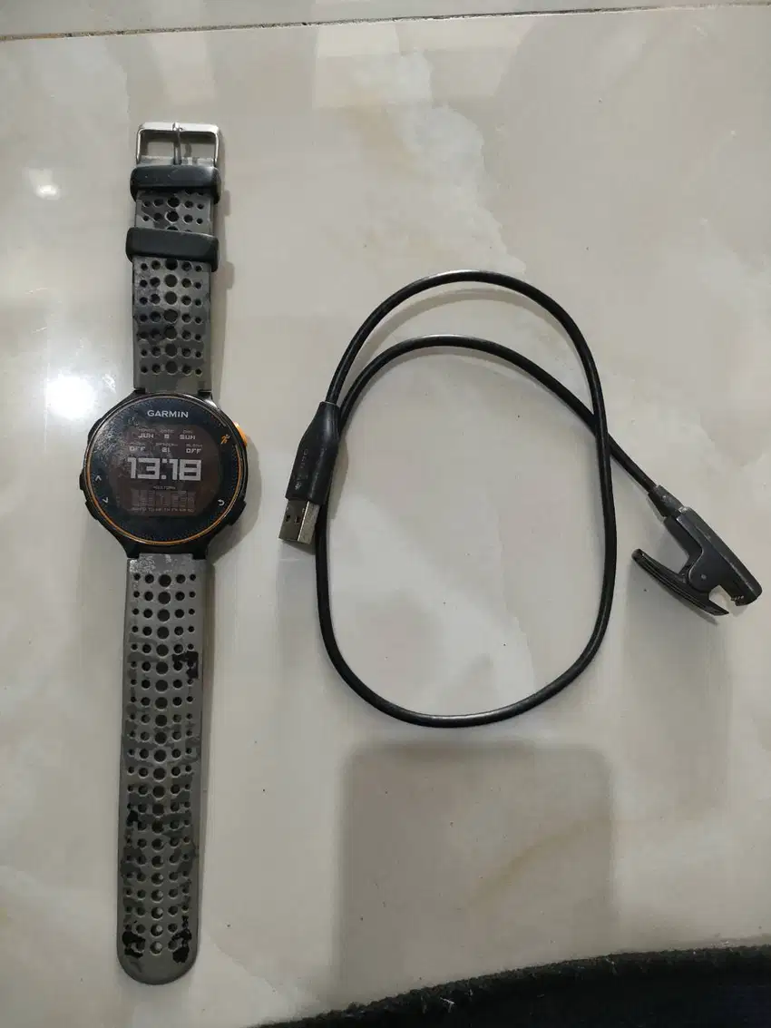 JAM TANGAN GARMIN FORERUNNER 235