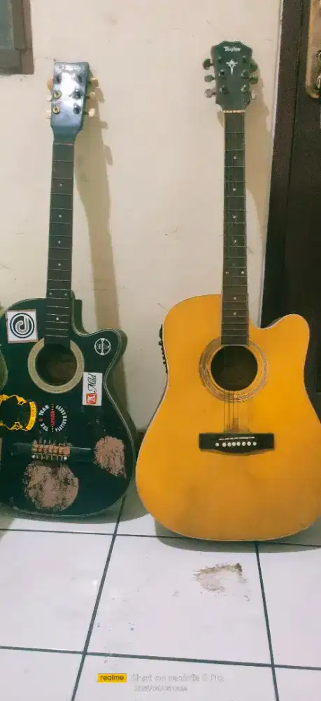 Gitar akustik dan akustik elektrik