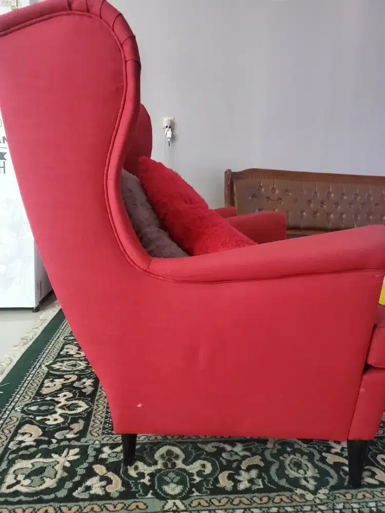Dijual sofa merah eks IKEA