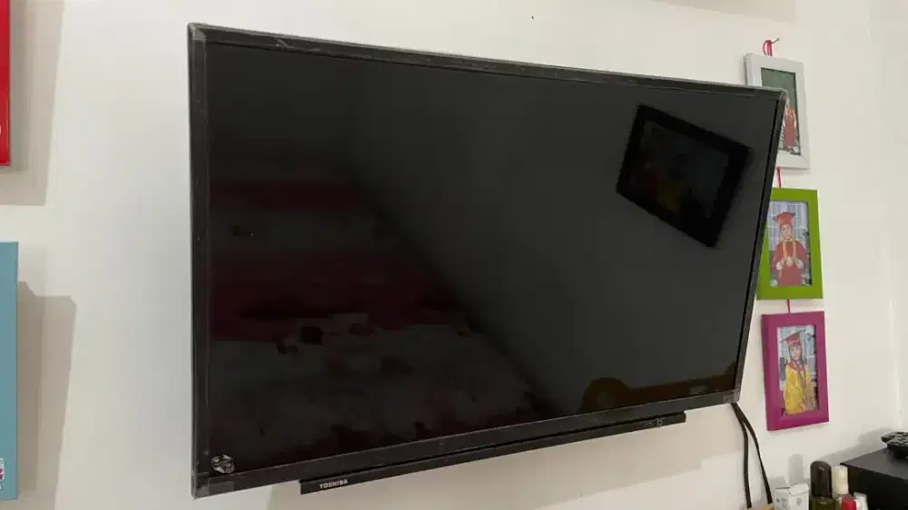 Dijual TV merek Toshiba 32 LED like new