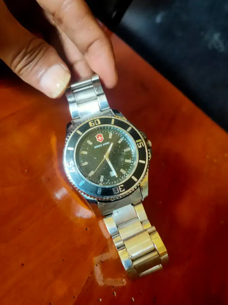 Jam Tangan Swiss Army