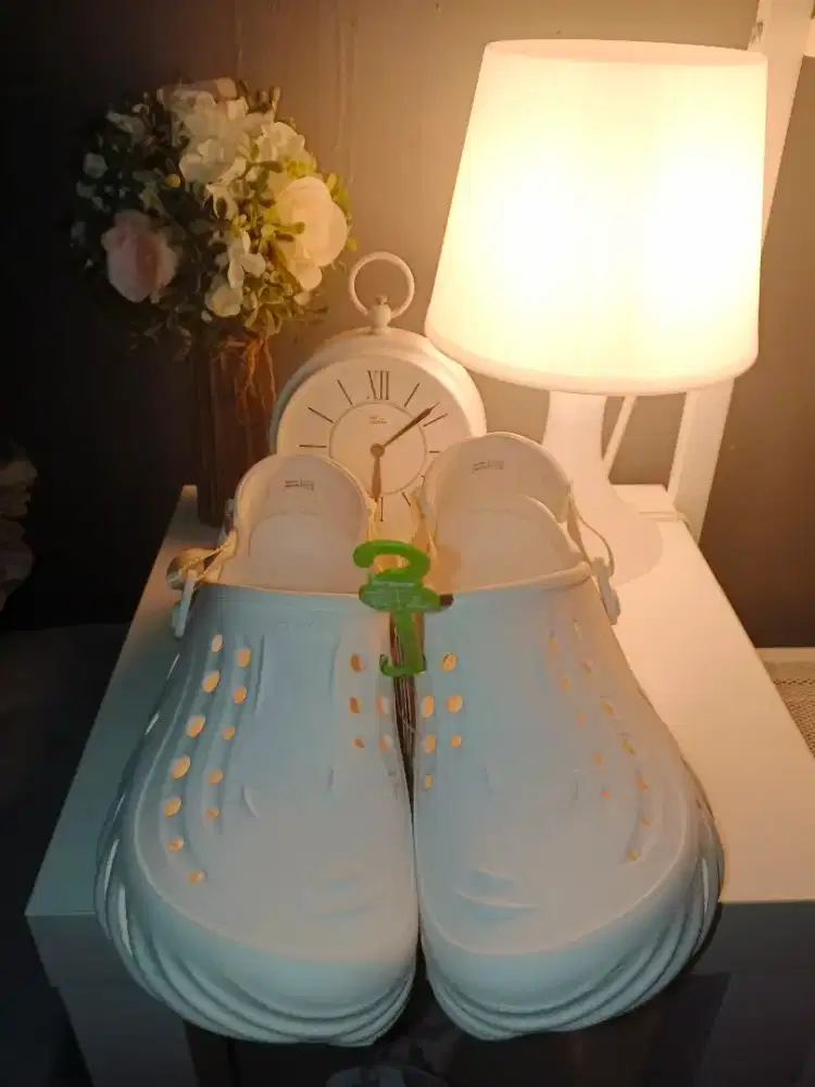 Sandal Crocs Echo Clog 42-43 Pria