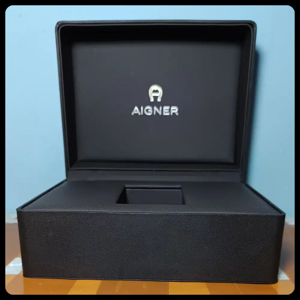 Kotak jam tangan Aigner original