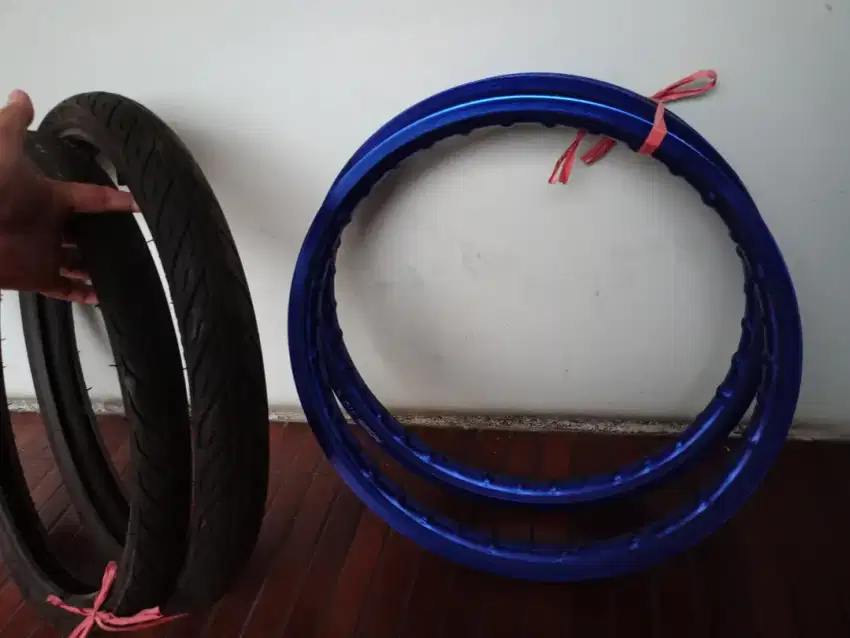 Jual Velg rosi 17 biru baru pake seminggu dan Ban baru