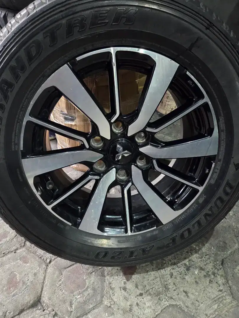 Velg+ban 75% R18 pcd 6x139 ada 4bj