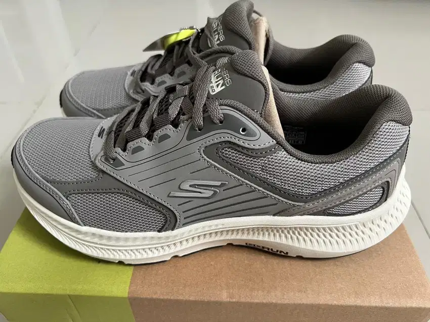 Skechers Original 100% BNIB Go Run Consistent 2.0