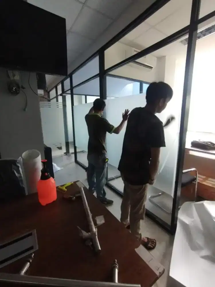 Jasa pemasangan sticker kaca film