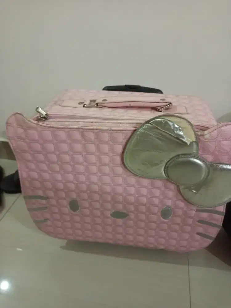 Koper bekas kepala hello kitty kulit Sanrio NET 200rb