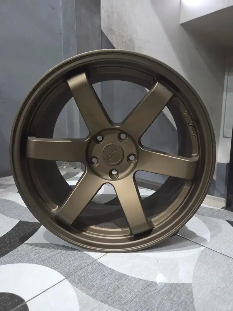 Velg R18 pcd 5x114 lebar 85/95  et30/35