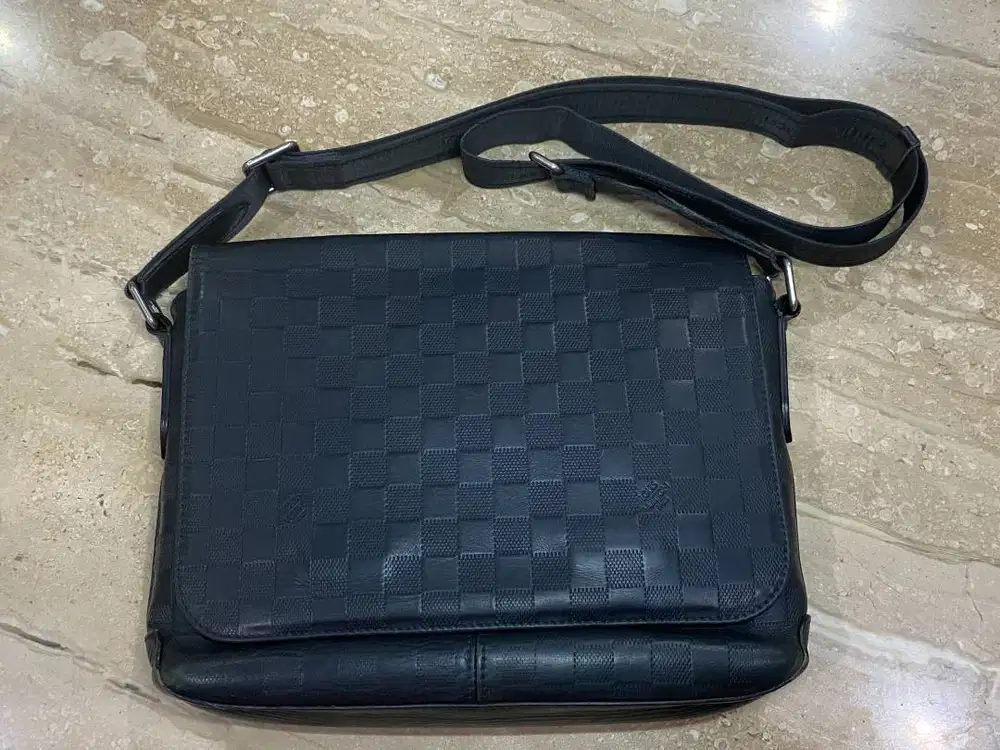 Louis Vuitton Messenger Bag untuk Pria, Hitam/ Black.