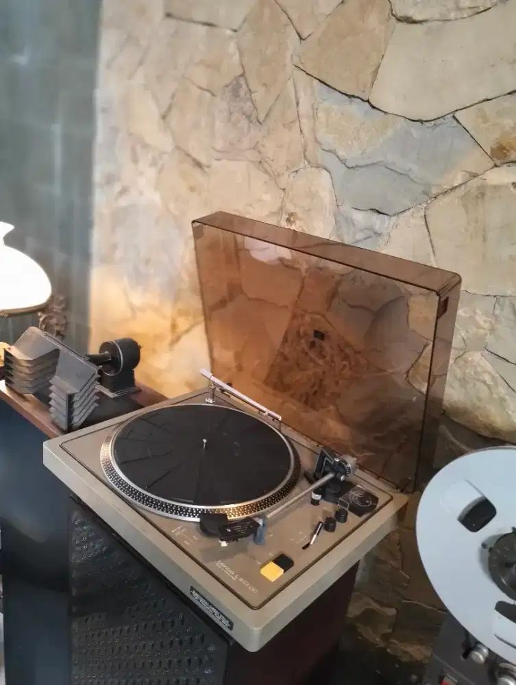 Turntable LENCO L833 DD