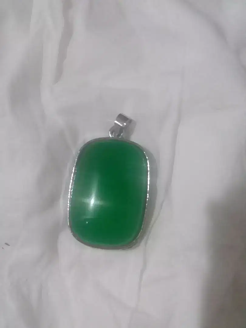 Batu kalung giok natural pembawa keberuntungan