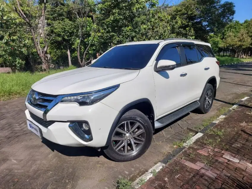 DP RENDAH Toyota Fortuner 2.4 4x2 VRZ Solar-AT 2019 PUTIH BAF