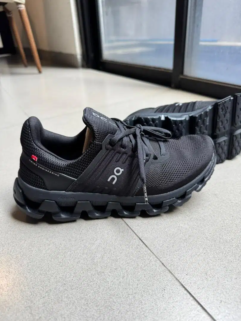 Sepatu on cloud swift 3 AD all black original