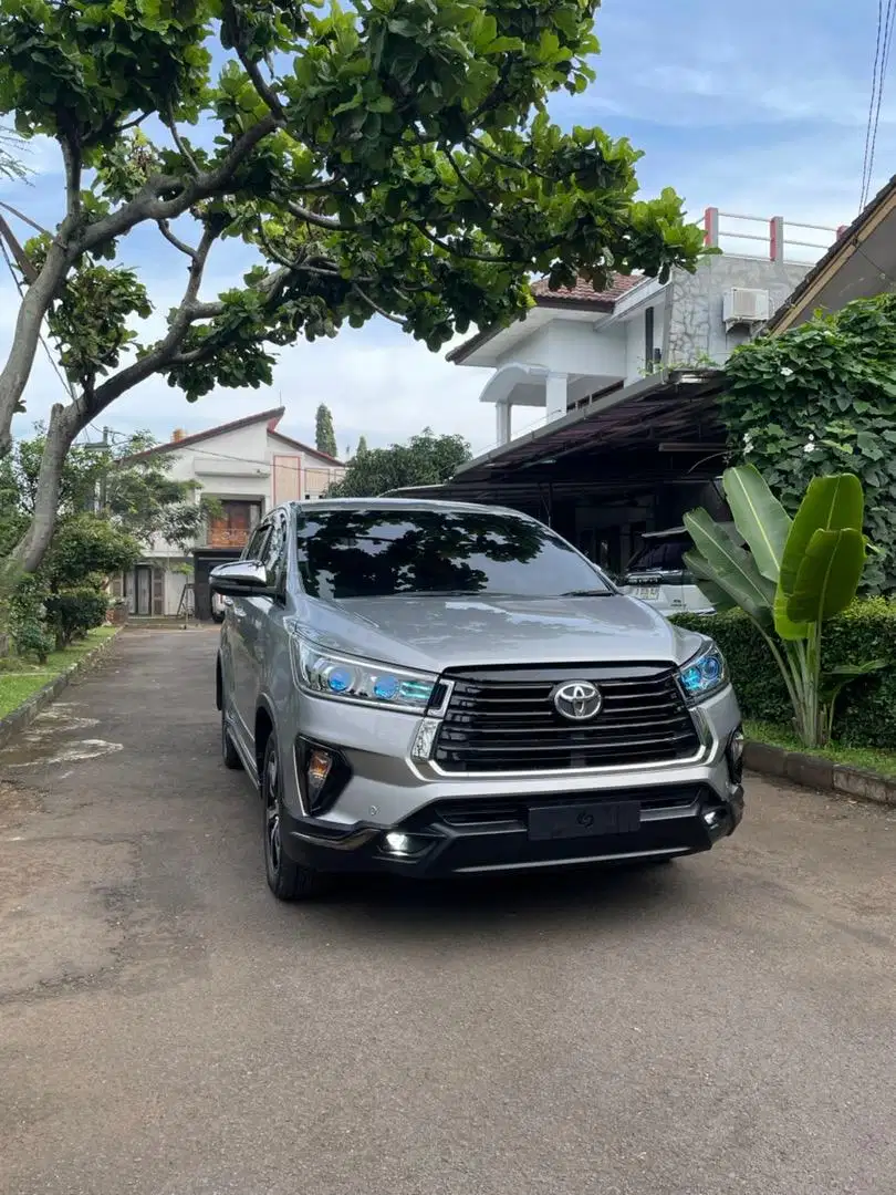 Innova Venturer Diesel Matic 2018
