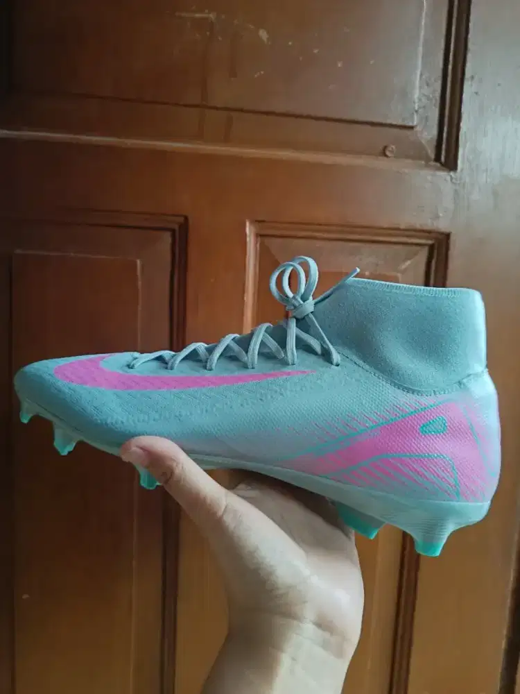 Sepatu Bola Nike Mercurial Size 43