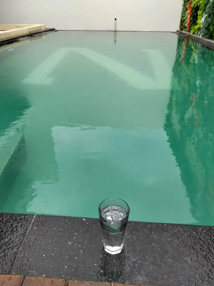 Tukang Perawatan kolam renang