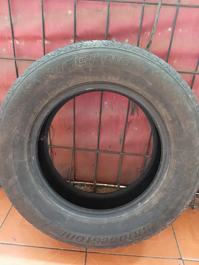 Ban tubles bekas merk bricston masih layak pakai