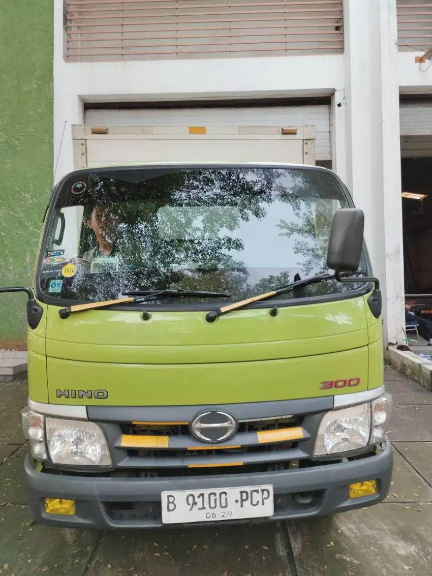 Hino Dutro 110 SD Long tahun 2019 engkel 4 ban