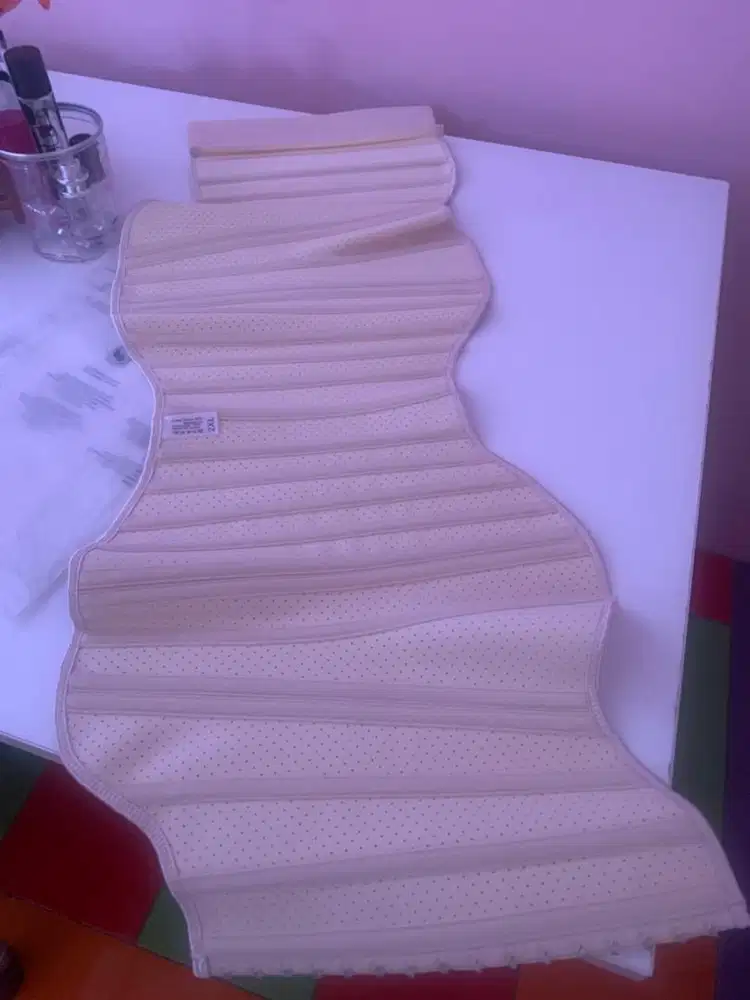 korset Bondlou v30cm/25 tulang (full latex)