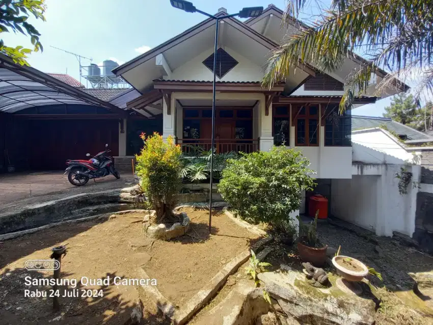 Sewa rumah Setrasari Kulon