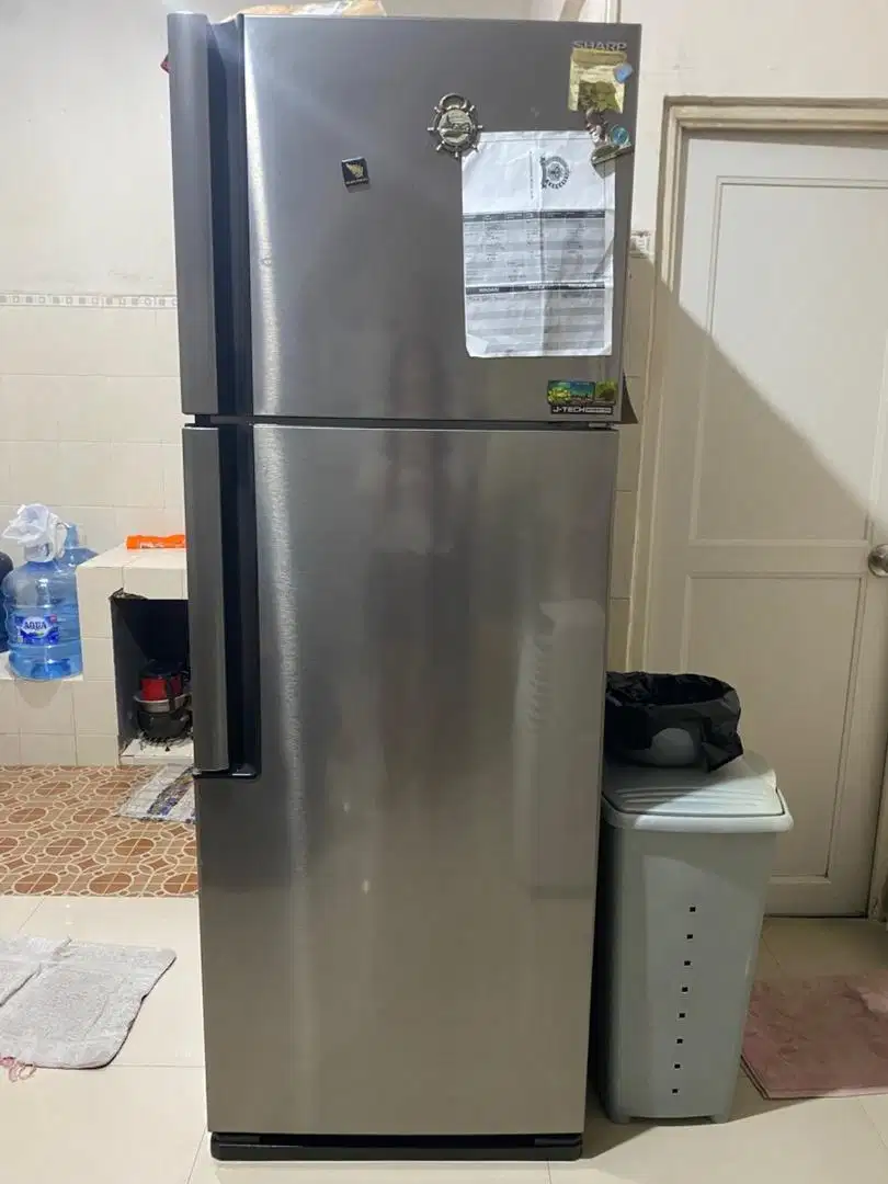 Kulkas merk Sharp Inverter