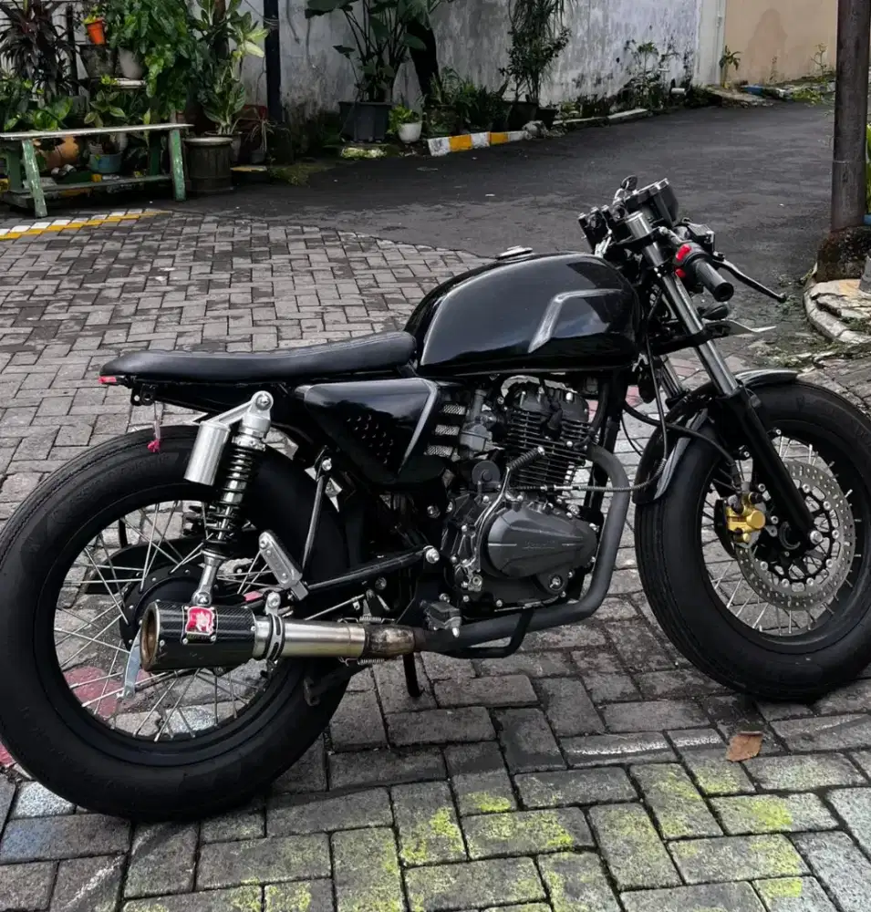Dijual Motor Custom Merek Benelli Type Motobi 152