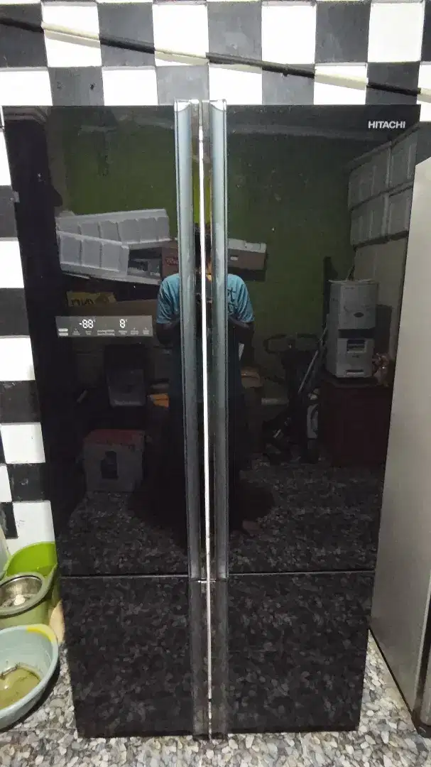 Kulkas 4 Pintu Tempered Glass HITACHI R-WB80PGD5 XGR 640L