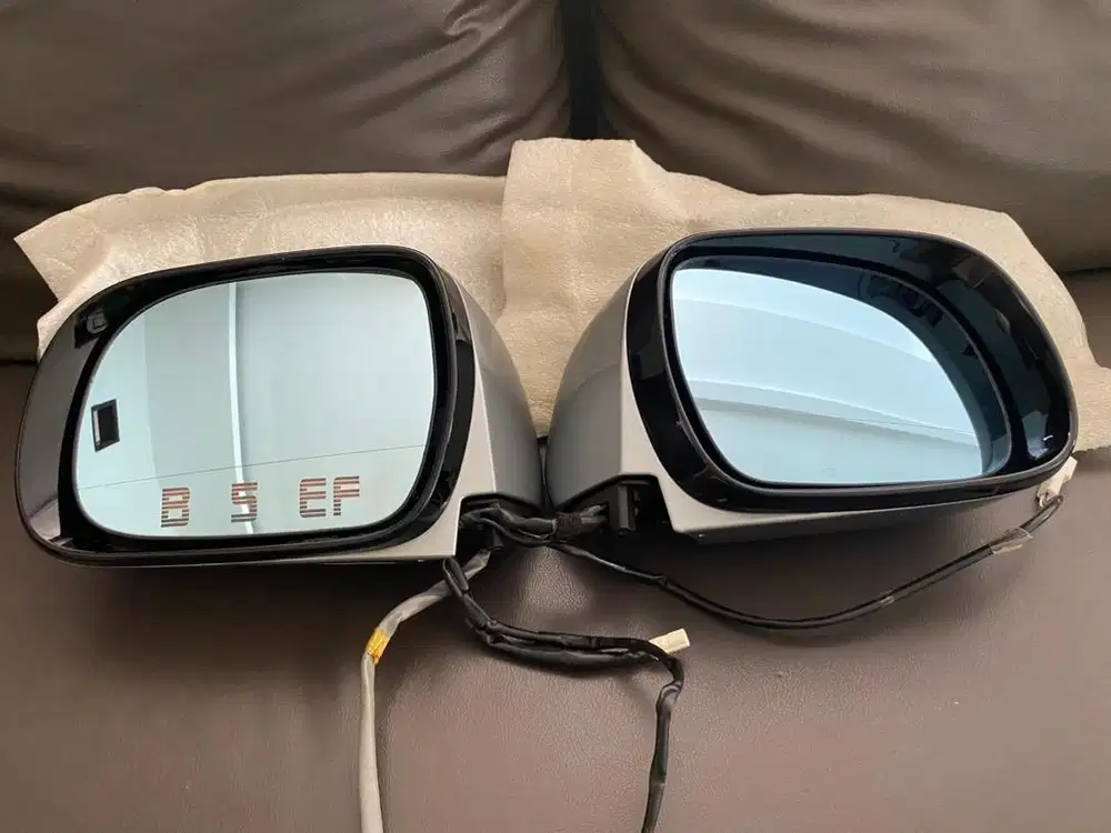 Spion Alphard Original 100% Seperti Baru