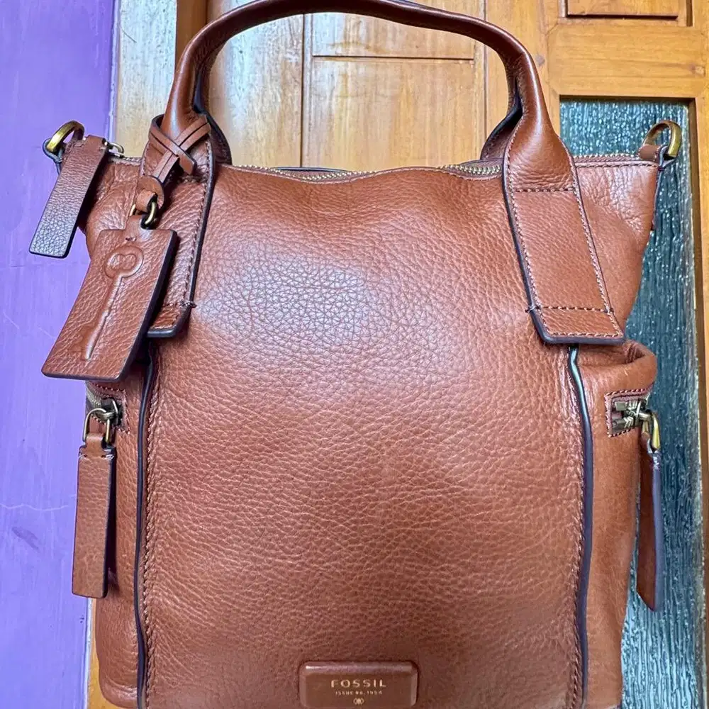 Fossil Emerson Medium Brown NWOT