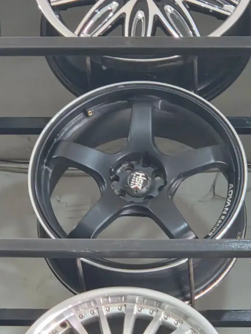 Velg R18 pcd 4x100/114 lebar 85 et38