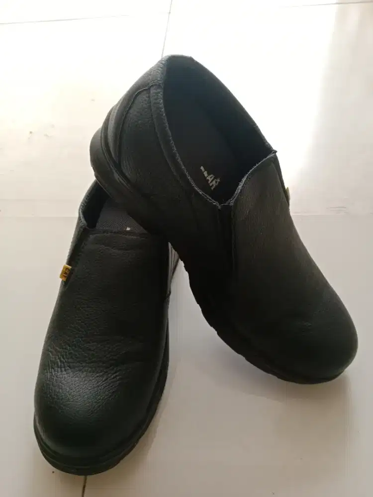 Sepatu Safety Import