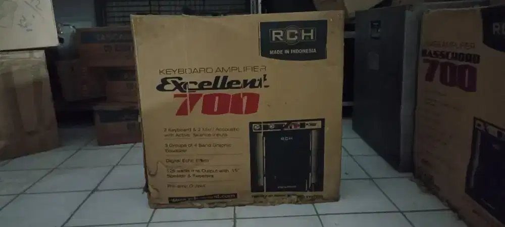 Amply Keyboard RCH 700