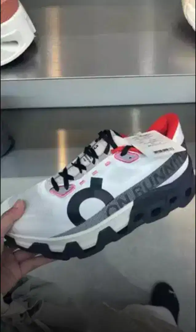 On running cloudmonster size 43
