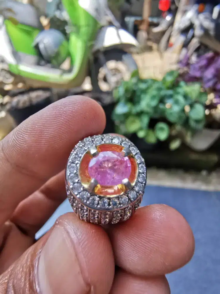 Natural pink sapphire ceylon