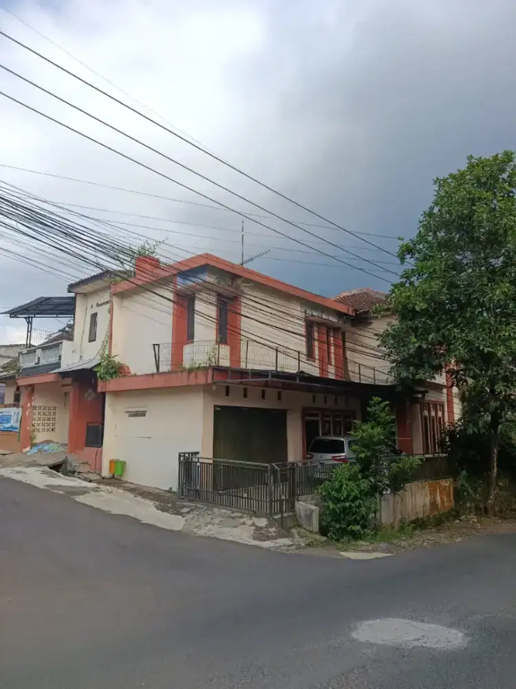 DIJUAL RUMAH TOKO DUA LANTAI