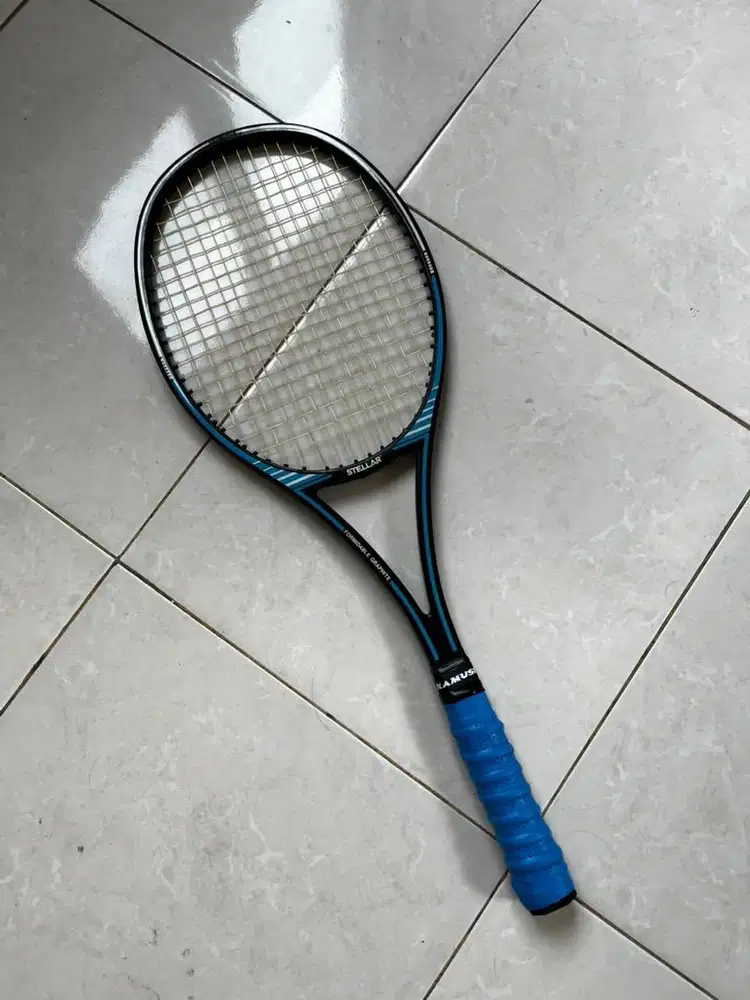 Raket Tennis Stellar