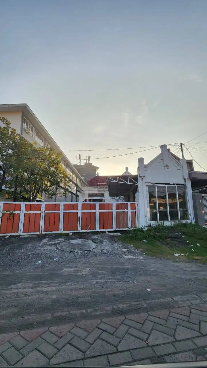 Disewa Bangunan Komersial Eks Resto Pusat Kota Surabaya Siap Pakai