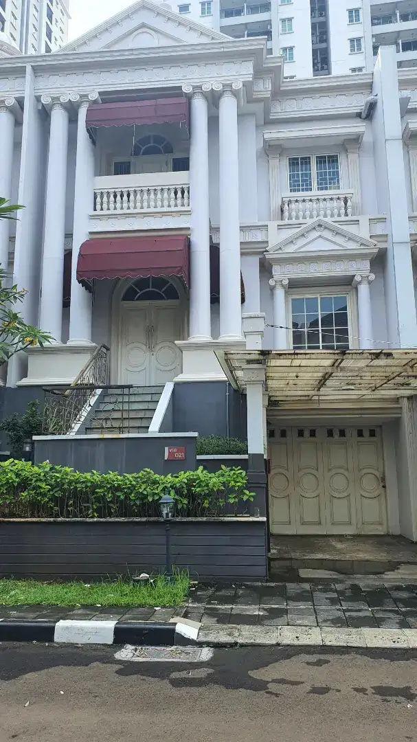 Dijual 2 unit rumah  The Villas Moi Kelapa Gading