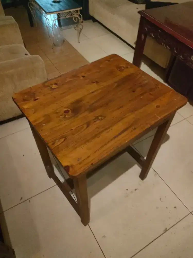 Meja Jati Standart Ringan