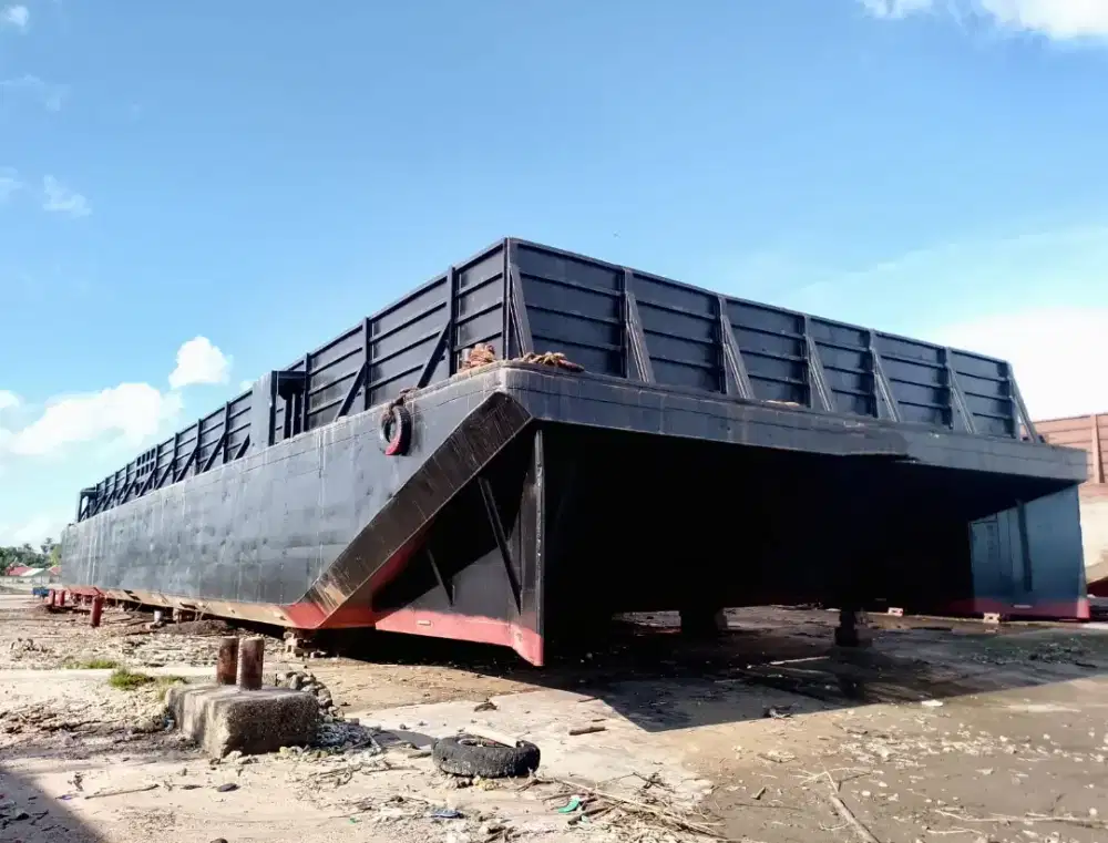 Jual Kapal Tongkang 270Feet Tahun 2007