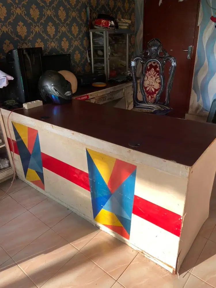 Meja front office kasir kerja layak pakai