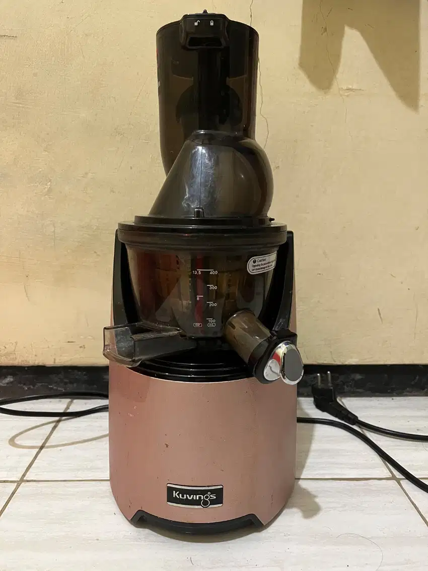 Slow juicer/mesin juicer/ kuvings EVO820