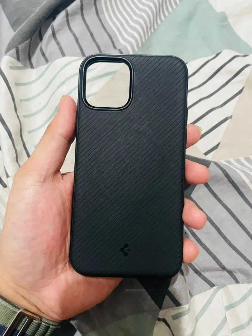 Dijual case Iphone 12/12pro Spigen Mag Armor Original