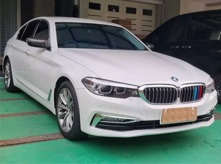 BMW 520i luxury 2019 G30 like new