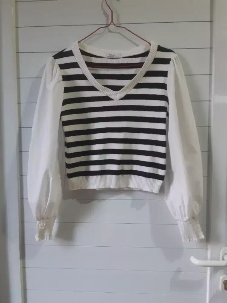 Crop top lengan balon rajut N.by preloved tjap karoeng